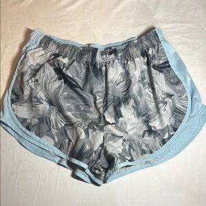 Nike Dri Fit Women's Gray and Blue Patterned running shorts XL